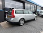 Volvo V70 2.0 Momentum Automaat 211000km!! Half leder Trekhaak Zeer Nette Auto!!!