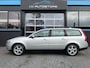 Volvo V70 2.0 Momentum Automaat 211000km!! Half leder Trekhaak Zeer Nette Auto!!!