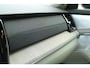 Volvo XC90 T8 Plug-in hybrid AWD Ultra Dark | Panoramadak | Luchtvering | Head-up display | 360 graden camera | Verwarmbare voorstoelen+achterbank+stuurwiel | Premium audio by Bowers&Wilkins | 7 zits | 21 inch Lichtmetalen velgen |