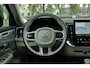 Volvo XC90 T8 Plug-in hybrid AWD Ultra Dark | Panoramadak | Luchtvering | Head-up display | 360 graden camera | Verwarmbare voorstoelen+achterbank+stuurwiel | Premium audio by Bowers&Wilkins | 7 zits | 21 inch Lichtmetalen velgen |