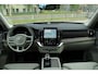 Volvo XC90 T8 Plug-in hybrid AWD Ultra Dark | Panoramadak | Luchtvering | Head-up display | 360 graden camera | Verwarmbare voorstoelen+achterbank+stuurwiel | Premium audio by Bowers&Wilkins | 7 zits | 21 inch Lichtmetalen velgen |