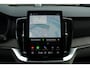 Volvo XC90 T8 Plug-in hybrid AWD Ultra Dark | Panoramadak | Luchtvering | Head-up display | 360 graden camera | Verwarmbare voorstoelen+achterbank+stuurwiel | Premium audio by Bowers&Wilkins | 7 zits | 21 inch Lichtmetalen velgen |