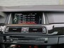 BMW 5-Serie Touring M550d xDrive M Sport | HUD | ACC | Harman/Kardon | Softclose | Pano | Comfortstoelen |