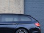 BMW 5-Serie Touring M550d xDrive M Sport | HUD | ACC | Harman/Kardon | Softclose | Pano | Comfortstoelen |
