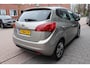Kia Venga 1.6 CVVT ExecutiveLine Automaat. Panoramadak, navigatie, dealeronderhouden!