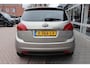 Kia Venga 1.6 CVVT ExecutiveLine Automaat. Panoramadak, navigatie, dealeronderhouden!