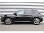 Peugeot e-208 EV 136PK GT PACK AUTOMAAT / NAVI / LEDER / CLIMA / PDC / 17" LMV / CAMERA / ALCANTARA / PANO. DAK / KEYLESS / I-COCKPIT / FULL-LED / 1E EIGENAAR !!