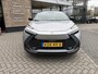 Toyota C-HR / C-HR+ 1.8 HYBRID FIRST-EDITION STOEL/STUURVERW PARK-SENSOREN ELEK-ACHTERKLEP BLIND-SPOT AD-CRUISE APPLE/ANDROID DRAADLOOS-LADEN LM-VELGEN DAB+ CAMERA