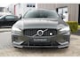 Volvo V60 2.0 T5 R-Design | Polestar Engineered | Panoramisch schuif/kanteldak | 20'' inch lichtmetalen velgen | Stoelverwarming | Liefhebbers auto! | Stoelverwarming | Climate control |