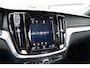 Volvo V60 2.0 T5 R-Design | Polestar Engineered | Panoramisch schuif/kanteldak | 20'' inch lichtmetalen velgen | Stoelverwarming | Liefhebbers auto! | Stoelverwarming | Climate control |