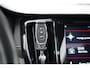 Volvo V60 2.0 T5 R-Design | Polestar Engineered | Panoramisch schuif/kanteldak | 20'' inch lichtmetalen velgen | Stoelverwarming | Liefhebbers auto! | Stoelverwarming | Climate control |