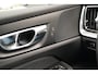 Volvo V60 2.0 T5 R-Design | Polestar Engineered | Panoramisch schuif/kanteldak | 20'' inch lichtmetalen velgen | Stoelverwarming | Liefhebbers auto! | Stoelverwarming | Climate control |