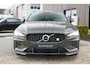 Volvo V60 2.0 T5 R-Design | Polestar Engineered | Panoramisch schuif/kanteldak | 20'' inch lichtmetalen velgen | Stoelverwarming | Liefhebbers auto! | Stoelverwarming | Climate control |