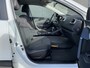 Renault Kadjar 1.2 TCe Limited 130 pk AUT. | navigatie | trekhaak | cruise control | parelmoer wit | all season banden