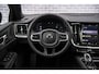 Volvo V60 2.0 T6 Plug-in hybrid AWD Ultra Dark | Panoramadak | Head Up Display | Donker Glas | Sportstoelen | Power Seats | Harman Kardon |