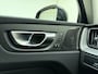 Volvo XC60 T8 Plug-in hybrid AWD Ultra Dark | 360 | Trekhaak | Luchtvering | Stoel & Stuur verwarming | H&K Audio |