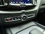 Volvo XC60 T8 Plug-in hybrid AWD Ultra Dark | 360 | Trekhaak | Luchtvering | Stoel & Stuur verwarming | H&K Audio |