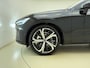 Volvo XC60 T8 Plug-in hybrid AWD Ultra Dark | 360 | Trekhaak | Luchtvering | Stoel & Stuur verwarming | H&K Audio |