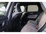 Volvo XC60 T6 Recharge AWD Core - IntelliSafe Assist & Surround - 360º Camera - Adaptieve LED koplampen - Verwarmde voorstoelen, stuur & achterbank - Parkeersensoren voor & achter - Elektr. bedienb. voorstoelen met geheugen - Draadloze tel. lader - Extra getint glas - 19' LMV