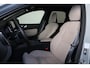 Volvo XC60 T6 Recharge AWD Core - IntelliSafe Assist & Surround - 360º Camera - Adaptieve LED koplampen - Verwarmde voorstoelen, stuur & achterbank - Parkeersensoren voor & achter - Elektr. bedienb. voorstoelen met geheugen - Draadloze tel. lader - Extra getint glas - 19' LMV