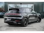 Porsche Cayenne 3.0 E-Hybrid l SportDesign Pakket l 22 inch velgen  l Bose Audio l Comfortstoelen 14 voudig l Luchtvering l Trekhaak Elektrische Trekhaak l