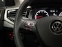 Volkswagen Polo 1.0 TSI Sportline Automaat (APPLE CARPLAY, GROOT NAVI, ADAPTIVE CRUISE, LM VELGEN, SPORTSTOELEN, PARKEERSENSOREN, ARMSTEUN, NIEUWSTAAT)
