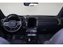 Volvo EX40 Extended Range Plus Black Ed. 82 kWh - IntelliSafe Assist & Surround - 360º Camera - Verwarmde voorstoelen, stuur & achterbank - Parkeersensoren voor & achter - Elektr. bedienb. bestuurdersstoel met geheugen - Draadloze tel. lader - Warmtepomp - Extra getint glas - Elektr. inklapbare trekhaak - 20' LMV