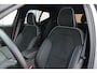 Volvo XC40 B4 Plus Dark | 20 inch lichtmetalen velgen | Semi elek. trekhaak | Elek. bed. voorstoelen met geheugen | Blind spot | Keyless entry | Elektrische achterklep | Google maps navigatie | Premium audio by Harman Kardon | Verwarmbare voorstoelen | Verwarmbaar stuurwiel | Apple carplay | Adaptive cruise control | Pilot assist |