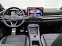 Volkswagen T-Roc 1.5 eTsi R-Line First Edition 150 PK| Origineel Nederlands | 1e Eigenaar | Panoramadak | Trekhaak | Achterklep Elektrisch | LED Matrix | Stoelverwarming | Stuurwielverwarming | 20 Inch Velgen