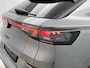 Volkswagen T-Roc 1.5 eTsi R-Line First Edition 150 PK| Origineel Nederlands | 1e Eigenaar | Panoramadak | Trekhaak | Achterklep Elektrisch | LED Matrix | Stoelverwarming | Stuurwielverwarming | 20 Inch Velgen