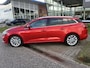 Renault Megane Estate 1.2 132PK TCe Limited / Camera / Blind spot warning / PDC V+A / Keyless / Cruise / 17''LMV / 2e Paasdag open 09.00-17.00 uur