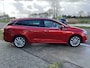 Renault Megane Estate 1.2 132PK TCe Limited / Camera / Blind spot warning / PDC V+A / Keyless / Cruise / 17''LMV / 2e Paasdag open 09.00-17.00 uur