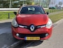 Renault Clio Estate 0.9 TCe Expression / Trekhaak / Airco / Navi / 2e Paasdag open 09.00-17.00 uur