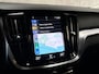 Volvo V60 2.0 B3 Inscription Automaat (APPLE CARPLAY, GROOT NAVI, GETINT GLAS, SPORTSTOELEN, KEYLESS, LANE ASSIST, NIEUWE APK, NIEUWSTAAT)