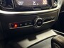 Volvo V60 2.0 B3 Inscription Automaat (APPLE CARPLAY, GROOT NAVI, GETINT GLAS, SPORTSTOELEN, KEYLESS, LANE ASSIST, NIEUWE APK, NIEUWSTAAT)