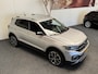 Volkswagen T-Cross 1.0 TSI STYLE NAVIGATIE ADAPTIVE CRUISE CONTROL CLIMATE CONTROL STOELVERWARMING APPLE CARPLAY/ANDROID RIJSTROOKSENSOREN DODEHOEKSENSOREN ACHTERUITRIJCAMERA ZEER MOOI !!