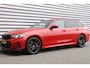 BMW 3-Serie 3-Serie TOURING 330e 292PK XDRIVE HIGH EXECUTIVE M-SPORT AUTOMAAT / NAVI / LEDER / CLIMA / PDC / 18" LMV / CAMERA / HUD / PANO. DAK / KEYLESS / FULL-LED / WINTERPAKKET / NIEUWSTAAT !!