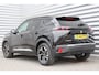 Peugeot e-2008 50KWH 136PK GT PACK AUTOMAAT / NAVI / LEDER / CLIMA / PDC / 17" LMV / CAMERA / / KEYLESS / FULL-LED / FULL OPTIONS / NIEUWSTAAT !!