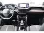 Peugeot e-2008 50KWH 136PK GT PACK AUTOMAAT / NAVI / LEDER / CLIMA / PDC / 17" LMV / CAMERA / / KEYLESS / FULL-LED / FULL OPTIONS / NIEUWSTAAT !!