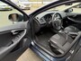 Volvo V40 1.5 T2 Kinetic Cruise Navigatie Xenon Trekhaak Dealeronderhoud