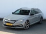 Skoda Superb Combi 1.4 TSI iV Sportline Business 218pk DSG | Dealer onderhouden | Navigatie | Side Assist | LED | Trekhaak | Stoelverwarming voor & achter | 19'' Vega Lichtmetalen velgen | Camera |