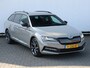 Skoda Superb Combi 1.4 TSI iV Sportline Business 218pk DSG | Dealer onderhouden | Navigatie | Side Assist | LED | Trekhaak | Stoelverwarming voor & achter | 19'' Vega Lichtmetalen velgen | Camera |