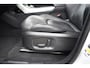 Land Rover Range Rover Evoque 240pk Si4 SE 9-traps Automaat | Navigatie | Camera | Panorama dak | Lederen Bekleding | Airconditioning ECC | Trekhaak | Max aanhangergewicht 1800kg!! | Cruise Control | Elektrisch verstelbare Voorstoel | Zeer Compleet!!!
