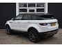 Land Rover Range Rover Evoque 240pk Si4 SE 9-traps Automaat | Navigatie | Camera | Panorama dak | Lederen Bekleding | Airconditioning ECC | Trekhaak | Max aanhangergewicht 1800kg!! | Cruise Control | Elektrisch verstelbare Voorstoel | Zeer Compleet!!!