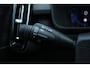 Volvo EX40 Single Motor Extended Range Ultra 82 kWh Adaptieve LED bochtverlichting| Trekhaak| Panorama dak| Extra getint glas