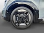 Kia EV9 GT-Line AWD 6-zits 99.8 kWh | Stoelverwarming en koeling | Rondom Camera | Elektrisch bedienbare voorstoelen | Schuifdak | Lederen bekleding | Dodehoek detectie | Head-up display |