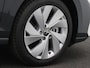 Volkswagen Golf 1.5 eHybrid Life Edition 204PK DSG Trekhaak, Memorystoel, Ergo Active Stoelen, 17" LM Velgen, Keyless, Side Assist, Stoel-Stuurverwarming, Navi via Apple Carplay/Android Auto