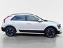 Kia Niro EV DynamicLine 64.8 kWh | Trekhaak | Navigatie | Climate control | Camera | Apple Carplay / Android Auto | Adaptieve cruise control |
