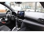 Toyota Yaris Cross 1.5 Hybrid First Edition 2e Paasdag open van 10:00 - 15:00 | Rijklaar | Stoel/Stuur-verwarming | Navi | Camera | Dealer onderh. | Keyless | Stootlijsten
