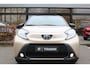 Toyota Aygo X 1.0 VVT-i MT Premium Cabrio 2e Paasdag open van 10:00 - 15:00 | Rijklaar | Stoelverwarming | Keyless | Parkeersens. v+a | Camera | Navi | Apple/Android | LED
